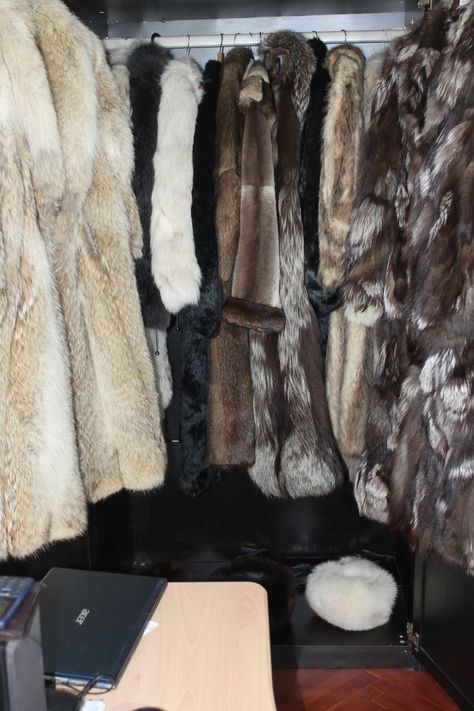 Fur Coat Aesthetic, Fur Jackets, Doll Aesthetic, Fur Coats, Winter Aesthetic, Models Off Duty, Brown Beige, Fox Fur, Fashion Killa