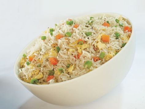 7 dorm-friendly microwave meals: fried rice Egg Fried Rice Recipe Easy, Fried Rice Recipe Egg, Fried Rice Chinese, Chinese Egg Fried Rice, Rice Recipe Easy, Egg Fried Rice Recipe, Bbq Chicken Nachos, Microwave Meals, Fried Rice Recipe Easy