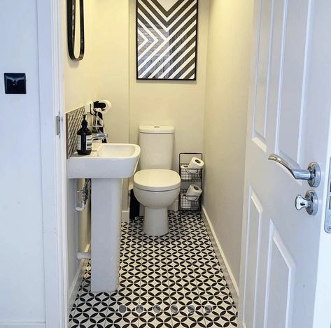 Bathroom Vinyl Flooring Ideas, Sticky Tile Floor, Black And White Vinyl Flooring, Bathroom Vinyl Flooring, Retro Vinyl Flooring, Vinyl Flooring Uk, Cheap Vinyl Flooring, Wood Vinyl Flooring, Tarkett Vinyl Flooring