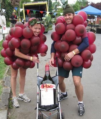 Click for more race costume Ideas -- Grapes Race Costume - PIxPatesserie 3 People Halloween Costumes, Race Costume, Diy Adult Halloween Costumes, Halloween Costumes Kids Homemade, Grapes Costume, Halloween Run, Tax Collector, Themed Halloween Costumes, Halloween Costumes For 3