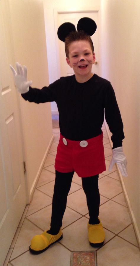 Homemade Mickey Mouse costume!! So effective but simple to make Diy Mickey Mouse Costume, Minnie Mouse Costume Diy, Diy Mickey Mouse, Mickey Mouse Costume, Minnie Mouse Costume, Mouse Costume, Homemade Costumes, Diy Valentines Crafts, Creative Valentines