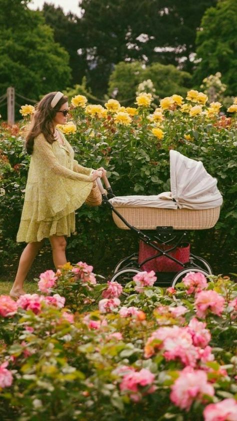 Floaty Summer Dresses, Standard Roses, Rose Garden Design, Future Mom, Garden Club, Climbing Roses, Future Family, Family Goals, Rose Garden