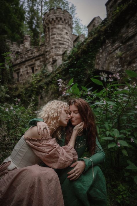 Medieval Sapphic Aesthetic, Lesbian Royalcore, Sapphic Fantasy Aesthetic, Medieval Lesbians, Lesbian Knight, Medieval Couple, Fairytale Photoshoot, Nonbinary People, Fairy Photoshoot