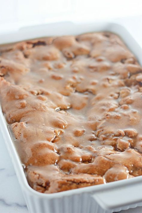 Apple Cake With Box Cake, Apple Dapple Cake, Apple Desert, Apple Dapple, Apple Cake Recipe Easy, Apple Dessert Recipes Easy, Coconut Loaf, Breakfast Cookie, Apple Coffee Cakes