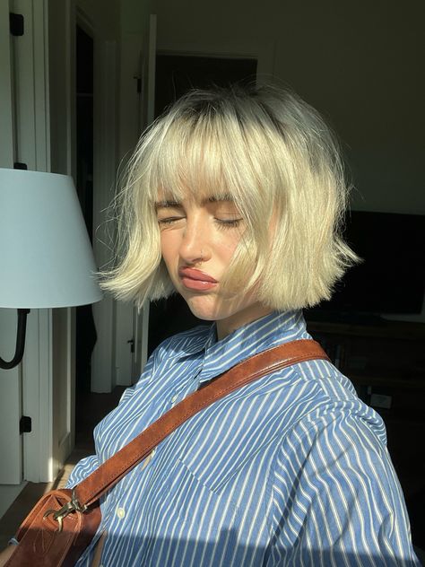 #bob #bangs #blondebob #bobandbangs Blond And Brown Hair Short, Bleached French Bob, White Bob With Bangs, Short Wavy Blonde Hair With Bangs, Short Blond Haircut With Bangs, 90s Short Hair Blonde, Short Blonde Bob With Bangs Fine Hair, Bleached Bob With Bangs, Platinum Blonde French Bob