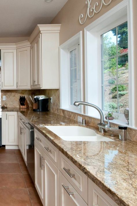 Brown Countertop, Beige Kitchen Cabinets, Brown Granite Countertops, Kitchen Redesign, Beige Kitchen, Brown Kitchens, Granite Countertops Kitchen, Granite Kitchen, Kitchen Redo