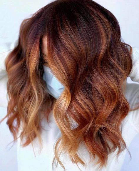 Dark To Light Copper Balayage, Hair Color Ideas For Brunettes Honey, Shadow Root Red Brown, Copper Hair With Auburn Lowlights, Ginger Snap Balayage, Shadow Root Auburn Hair, Natural Red Hair With Dark Roots, Easy To Grow Out Hair Color, Copper Hair With Dark Roots And Money Piece