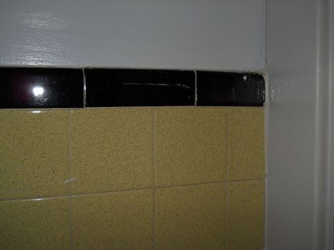 Paint color for a bathroom with old yellow Yellow Tile Bathroom Ideas, Gold Shower Door, Yellow Tile Bathroom, Yellow Bathroom Tiles, Black Tile Bathrooms, Standing Tub, Bathroom Crafts, Shower Curtain Rod, Yellow Tile