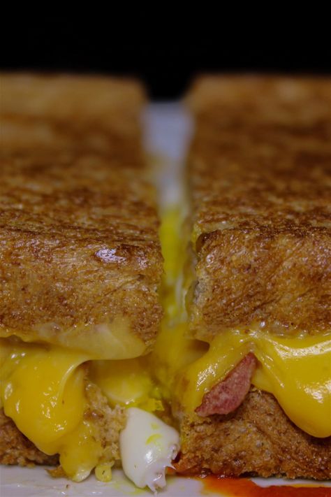 Bodybuilding Grilled Cheese Sandwich Protein Grilled Cheese, Healthy Grilled Cheese, Grill Cheese Sandwich Recipes, Cheese Sandwich Recipes, Protein Lunch, Chicken And Biscuits, Grilled Cheese Recipes, Cheese Sandwich, Grilled Cheese Sandwich