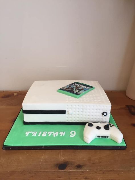 Xbox Birthday Cake, Video Game Controller Cake, Xbox Cakes For Boys, Xbox Cake Ideas, Xbox Birthday Party Cake, Xbox Controller Cake, Xbox Cake Birthdays, Diy Xbox Cake, Xbox One Cake