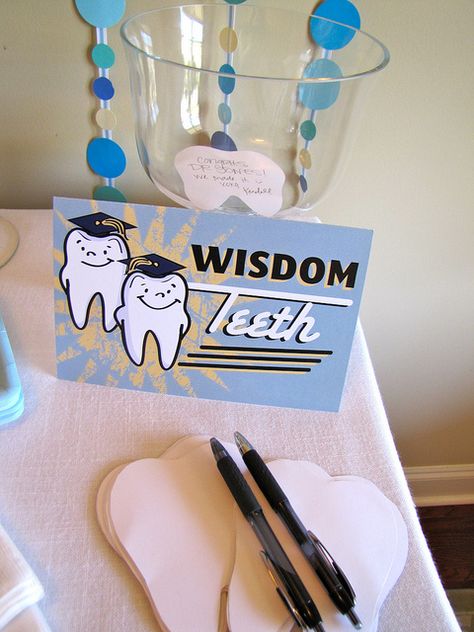 Wisdom tooth (Guests write a note of encouragement/wisdom for the grad!) Dental Party Favors, Dentist Birthday Party Ideas, Dentist Party Decoration, Dental Hygiene School Graduation Party, Dental Hygiene Pinning Ceremony, Dentist Theme Party, Dental School Party, Dental Party Decorations, Dental School Acceptance Party