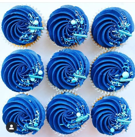 Royal Blue Cupcakes, Blue Wedding Cupcakes, Cupcake Icing Designs, Royal Cupcakes, Royal Blue Cake, Paris Themed Cakes, Birthday Cupcakes Boy, Blue Birthday Cakes, Sweet Sixteen Birthday Party Ideas