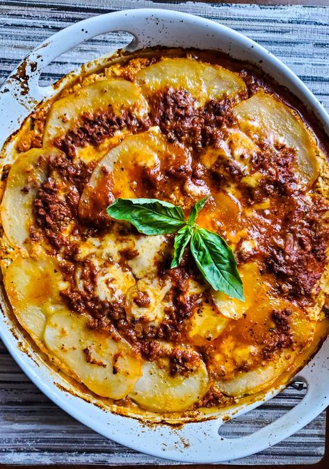 Potato Lasagna - HAPPY VEG Whole 30 Potatoes, Vegetarian Sauces, Potato Lasagna, Canned Plums, Cheese Potatoes, Creamy Potato, Plum Tomatoes, Lasagna Recipe, Fried Potatoes