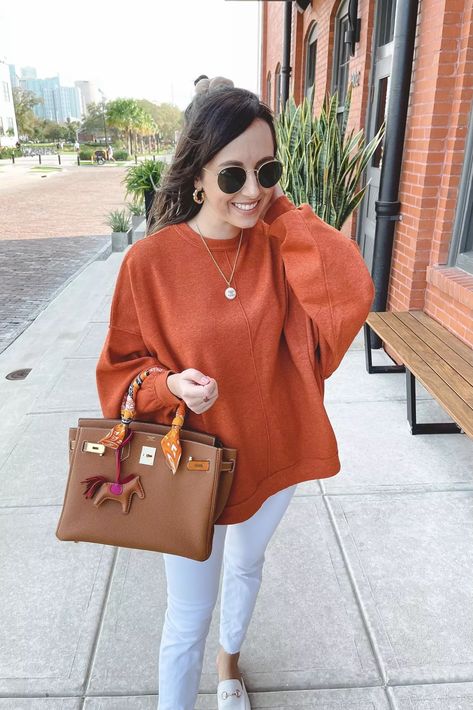 Rust sweater with hermes gold birkin and rayban sunglasses. Sharing how I got my first (and dream) Birkin from the Hermes store! Hermes Kelly Gold Outfit, Birkin Gold Outfit, Hermes Birkin Outfit, Irish Fashion Women, Birkin Outfit, Birkin 25 Gold, Hermes Birkin Gold, Birkin Gold, Hermes Evelyn Bag