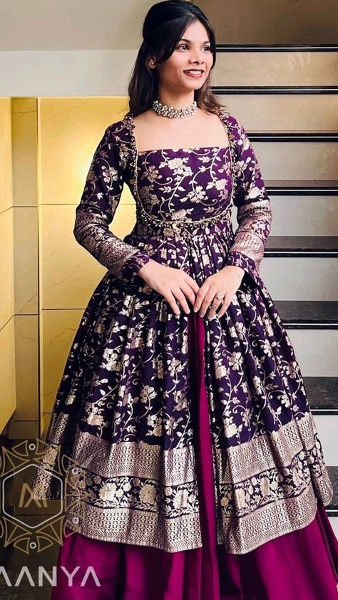 Anarkali Kurti From Saree, Long Frock From Saree, Brocade Gown Designs, Scratch Dress Designs, Long Frock Neck Designs, Outfit From Scratch Indian, Saree Recycle Dresses Indian, Styling Dupatta, Long Frock Models