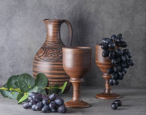 Clay glasses and a jug of red wine. Black grapes Bard College, Wine Jug, Black Grapes, Church Decor, Pottery Ideas, Red Wine, Grapes, Vase, Wine