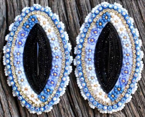 Métis Beading, Cindy Lu, Cab Earrings, Bead Hat, Flat Earrings, Glass Bead Crafts, Beautiful Beaded Earring, Native Beading, Beaded Work