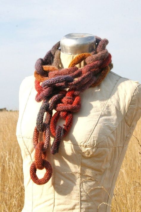 Chain Link Scarf, Threads Magazine, Chain Scarf, Knitted Items, Embroidery Online, Knit Scarves, Scarf Knit, Fabric Diy, Knitting Instructions