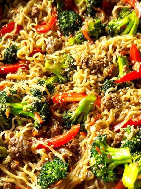 Ground Beef Ramen, Beef And Broccoli Ramen, Roman Noodles, Broccoli Ramen, Ramen Burger, Ground Beef And Broccoli, Teriyaki Chicken Stir Fry, Cheeseburger Pasta, Bread Sauce