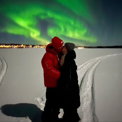 Iceland Couple, Norway Winter, Iceland Vacation, Ghost World, Holiday Travel Destinations, Pink Tumblr Aesthetic, Tromso, Me And Him, Relationship Goals Pictures