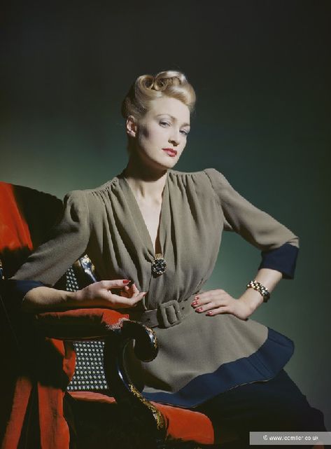 Fashion in Wartime Britain - Farleys House and Gallery Popular Magazine, Lee Miller, New York Studio, Vogue Us, French Culture, Vogue Uk, Man Ray, Photographic Studio, British Style