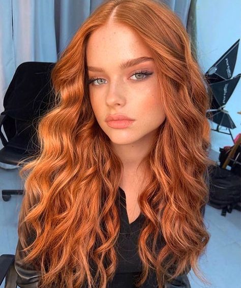 12 Hottest Spring/Summer 2022 Hair Colors To Take Over This Year | Ecemella Cheveux Oranges, Red Hair Inspo, Red Haired Beauty, Ginger Hair Color, Copper Hair Color, Beautiful Red Hair, Long Red Hair, Auburn Hair, Hair Inspiration Color