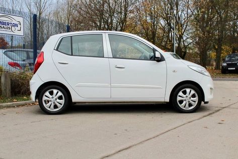 2013 Hyundai i10 1.2 Active - £4,495 - CarGurus.co.uk I10 Hyundai, Hyundai I10, Hyundai Tucson, Entertainment System, Hyundai Santa Fe, Tinted Windows, Steel Wheels, Alloy Wheel, Leather Seat