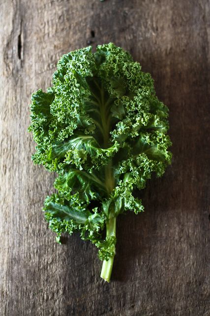 Kale Vegetable, Louisiana Hot Sauce, Pear Salad, Green Veggies, Kale Salad, Green Vegetables, Leafy Greens, Fruit And Veg, Beautiful Food