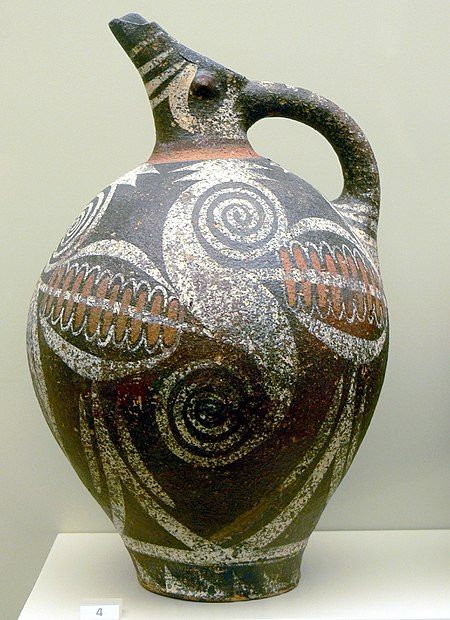 Spouted vessel, 2100-1700 BCE. Bronze Age Civilization, Minoan Art, Starověký Egypt, Ancient Greek Art, Ancient Pottery, Heraklion, Greek Art, Bronze Age, Ancient Artifacts