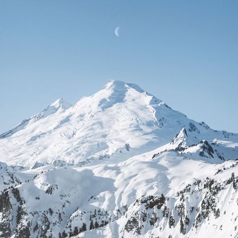 Pacific Northwest Travel, Mountain Aesthetic, Mountains Aesthetic, Camping Van, Adventure Lifestyle, Crater Lake, North Cascades, Snow Mountain, Snowy Mountains