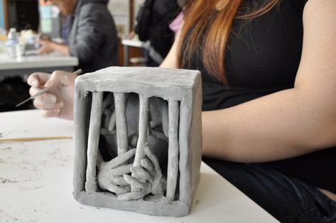 High School Experience, High School Ceramics, High School Project, 3d Art Projects, Clay Lesson, High School Art Lessons, High School Art Projects, Sculpture Lessons, Sculpture Projects