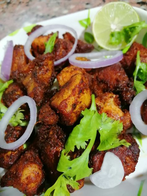 Chicken pakora😋 Chicken Pakora, Crop Top Outfits, Tandoori Chicken, Crop Top, Chicken, Top Outfits, Crop Tops, Ethnic Recipes, Quick Saves