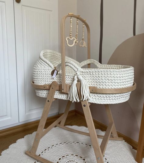 Baby Changing Basket, Changing Basket, Baby Room Inspiration, Nursery Room Inspiration, Cool Baby, Baby Inspiration, Baby Room Design, Baby Necessities, Moses Basket