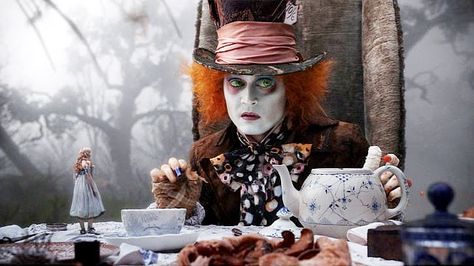 Tea party with the Mad Hatter Johnny Depp Mad Hatter, Barnabas Collins, Go Ask Alice, Lucy Van Pelt, Mia Wasikowska, Johnny Depp Movies, The Mad Hatter, Tim Burton Movie, Images Disney