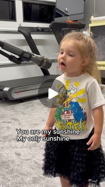 Angelica Nero on Instagram: "You are my sunshine ☀️ #kid #kidmodel #kidsinger #littleprincess" Sunshine Songs, Child Singers, Action Songs, Kids Video, Dancing Baby, Baby Songs, English Language Teaching, Crochet Flower Patterns, My Sunshine