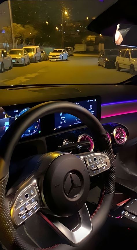 Mercedes Benz Interior, Mercedes Interior, C 63 Amg, مرسيدس بنز, Dream Cars Mercedes, Top Luxury Cars, Luxury Car Interior, Dream Cars Jeep, Car Goals