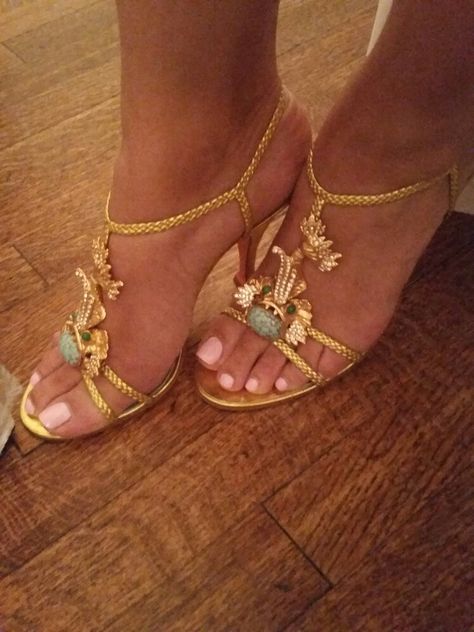 Pretty Heels, Dr Shoes, Cute Heels, Girly Shoes, Shoe Inspo, Aesthetic Shoes, Mode Inspo, Pretty Shoes, Dream Shoes