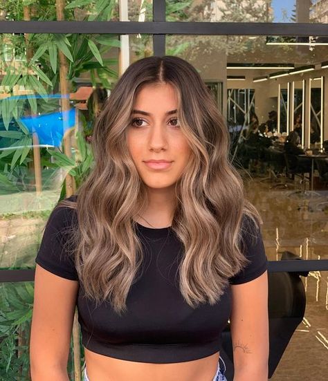 Natural Bayalage Brunette, Teddy Bear Bronde Balayage, Sandy Bronde Haircolor, Teddy Bear Bronde Haircolor, Brushlight Hair Brown, Beige Bronde Haircolor Ideas, Sandy Brown Balayage, Bronde Balayage On Dark Hair, Beige Balayage On Dark Hair