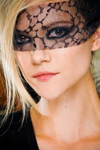 Lace. Carnival Inspiration, Lace Makeup, Eyes Wide Shut, Polish Models, Show Beauty, Smoky Eyes, Chanel Couture, Chanel Haute Couture, Masquerade Ball