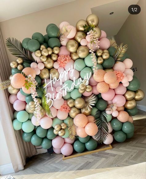 Balloon Decorations Wedding, Balloon Ceiling Decorations, Shower Balloon Ideas, Baby Shower Balloon Ideas, Wedding Balloon Decor, Wallpaper Ideas Bathroom, Balloon Wall Decor, Balloon Arch Ideas, Balloon Decor Ideas