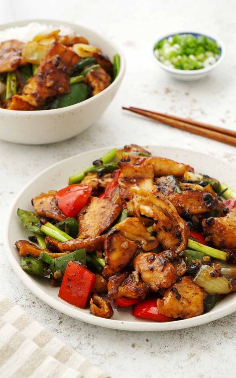 Bean Sauce Recipe, Chinese Chicken Dishes, Black Bean Sauce Recipe, Chicken Black Bean, Chicken Peppers, Black Bean Chicken, Homemade Chinese, Asian Dinners, Asian Noodle