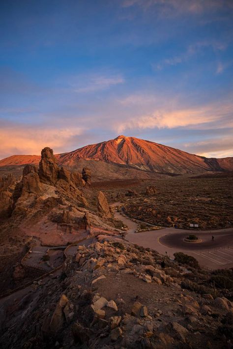 Parque Nacional del Teide..Canary Islands Tenerife Canary Islands Beautiful Places, Tenerife Canary Islands Aesthetic, Canary Islands Aesthetic, Tenerife Volcano, Tenerife Aesthetic, Canary Islands Lanzarote, Canary Islands Tenerife, Tenerife Canary Islands, Teneriffe