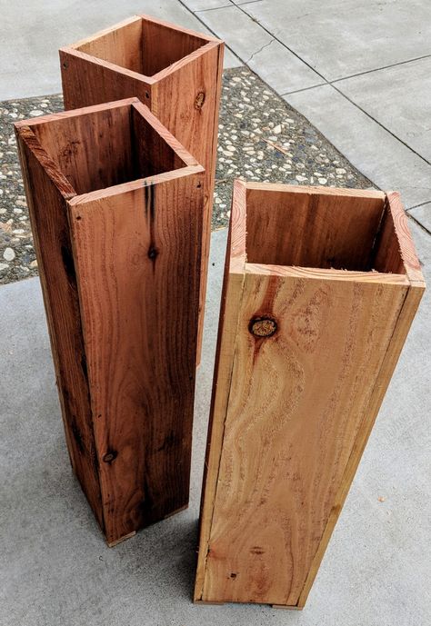 Outdoor Planter Boxes, Planter Trellis, Wood Pots, Diy Planter Box, Wooden Planter Boxes, Furniture Painting Techniques, Spring Decor Diy, Flower Pots Outdoor, Wood Vase