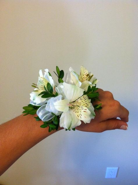 Lily Corsage Prom, White Lily Corsage, Iris Corsage, Alstroemeria Corsage, Unique Prom Corsage Ideas, White Corsage Prom, Easter Corsage, Gold Corsage Prom, Daisy Corsage