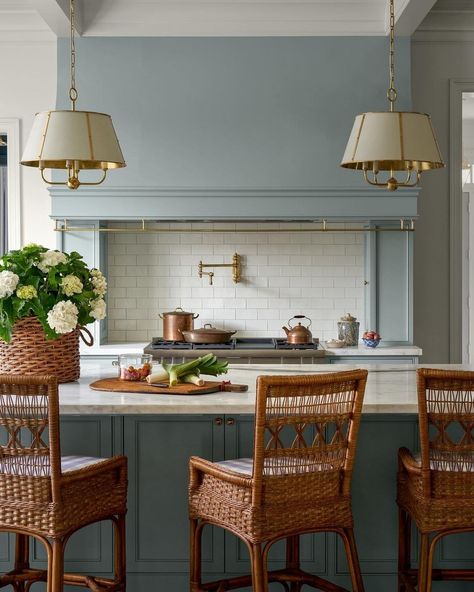 Katie Davis Design (@katiedavisdesign) • Instagram photos and videos Katie Davis Design, Katie Davis, Sitting Room Design, Coastal Kitchen, Blue Kitchens, Kitchen Reno, Green Kitchen, Love Blue, Updated Kitchen