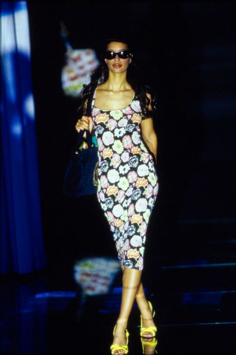 Versace Spring 1995, Brandi Quinones, Gianni Versace Dress, Versace Runway, Versace Spring, Vintage Runway, Versace Fashion, Versace Couture, Vintage Versace