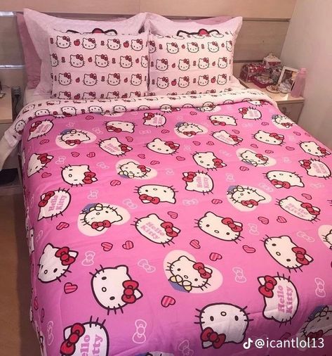 Hello Kitty Bedspread, Hello Kitty Comforter, Y2k Bedsheets, Hello Kitty Bedsheets, Hello Kitty Bed Sheets, Cama Da Hello Kitty, Hello Kitty Furniture, Hello Kitty Room Decor, Hello Kitty Bedroom