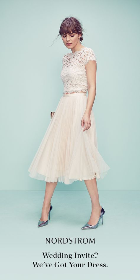 What to wear to a wedding? A lovely lace top plus a pleated tulle skirt is the perfect combination for happily ever after. Wedding Guest Skirt, Pleated Tulle Skirt, Tule Rok, Pleated Tulle, Tulle Midi Skirt, Lace Crop Tops, Looks Chic, Midi Skirts, Dresses To Wear To A Wedding