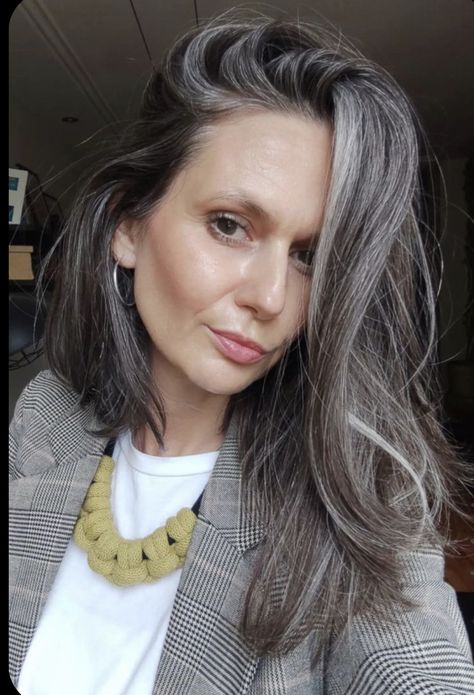 Trending Hairstyles For Women, A Layered Haircut, Dark Grey Hair Color, Grey Hair Journey, Dark Grey Hair, Grey Hair Inspiration, Beautiful Gray Hair, Hair Strands, Gray Hair Growing Out