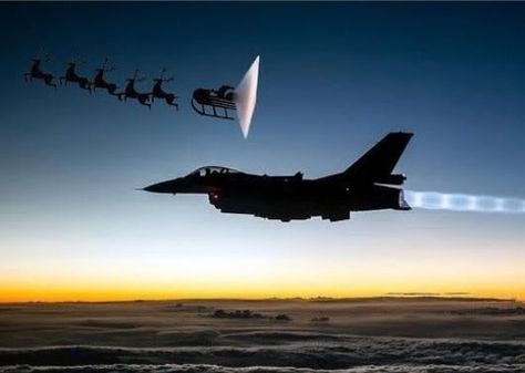 Aviation Humor, Military Aviation, Coastal Christmas, Air Show, Spacecraft, Art Inspo, Air Force, Aircraft, Force